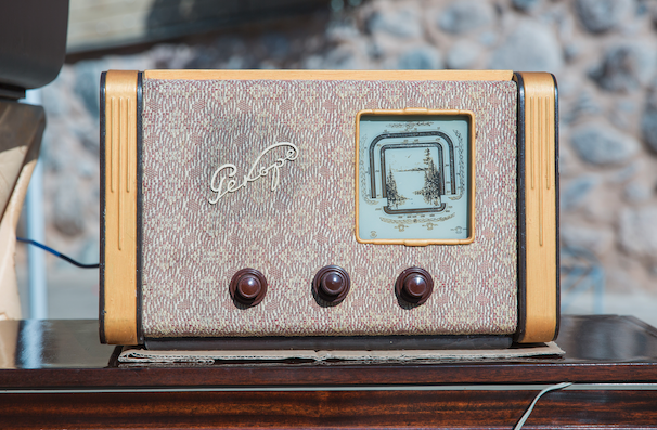 old timey radio