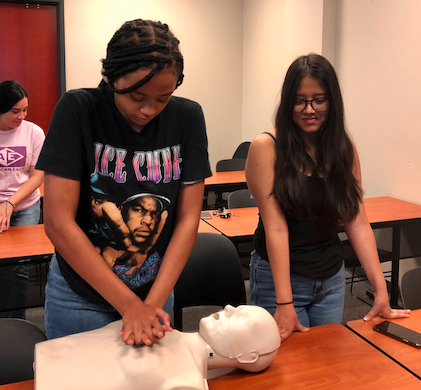 students in CPR class