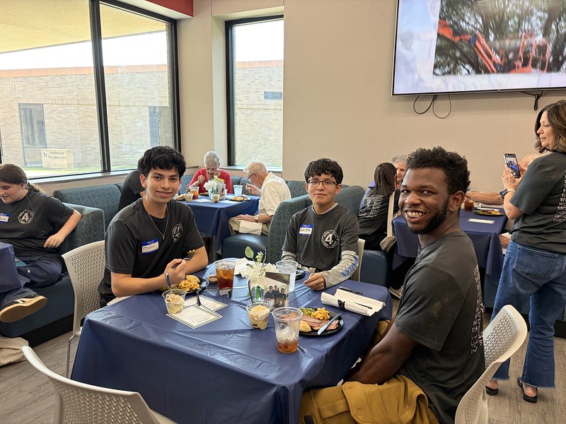 work4college students eating lunch