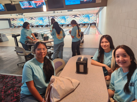 UB students bowling