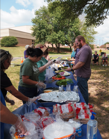 burger lunch line