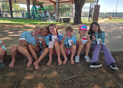girls with snowcones